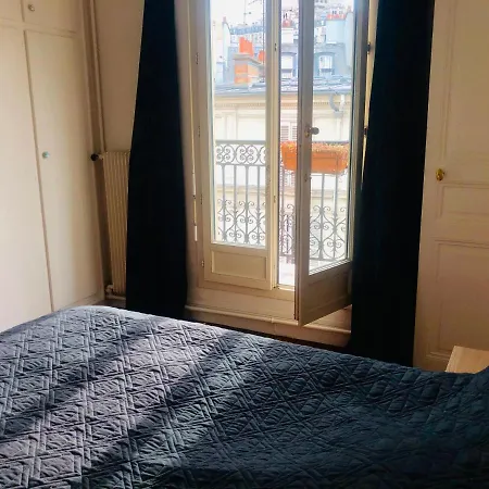 Appartement (57m2) Montmartre, vue Sacré Cœur Parigi