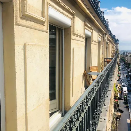 Appartement (57m2) Montmartre, vue Sacré Cœur Parigi